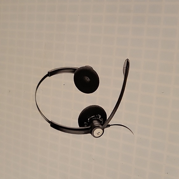 Office Phone and headsets - Picture 7 of 7